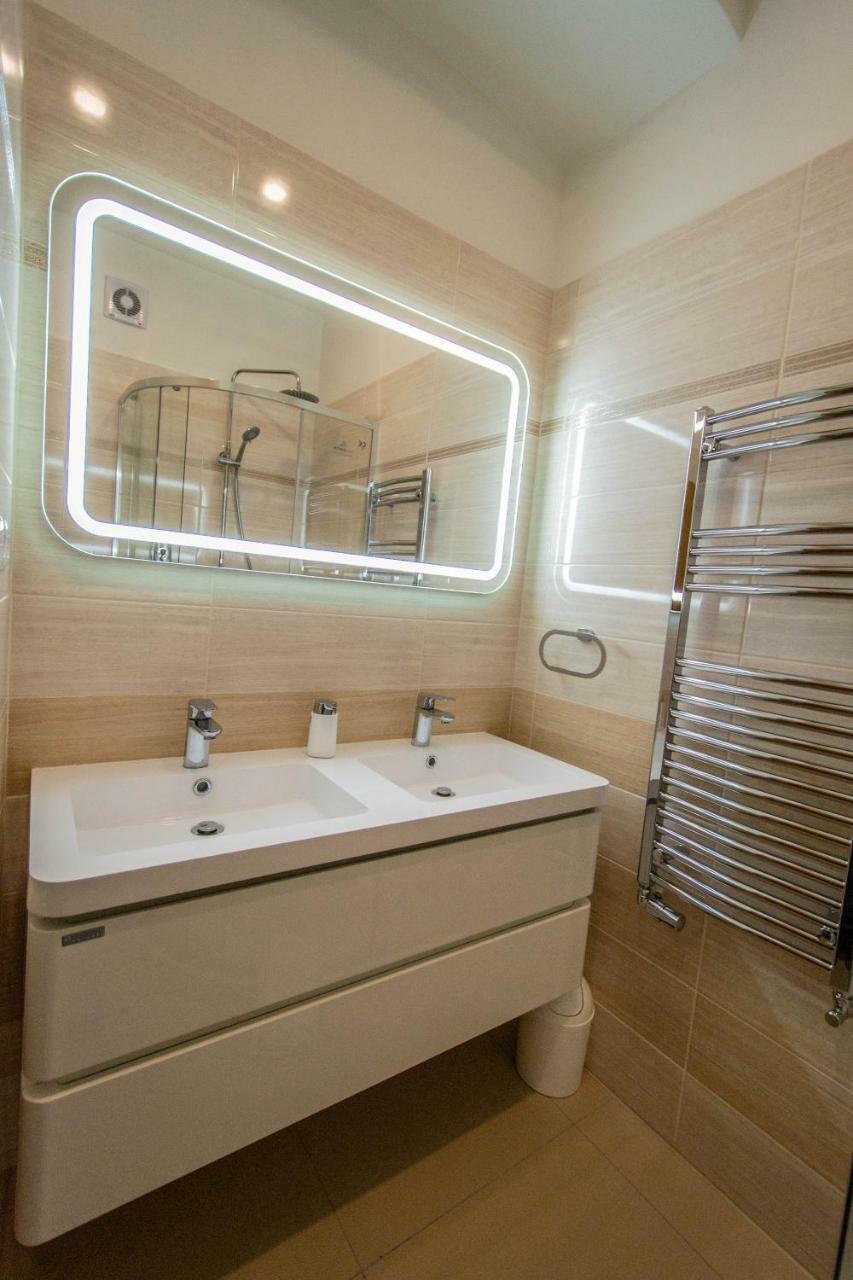 Ruterra Apartments By Cathedral Prague Ngoại thất bức ảnh