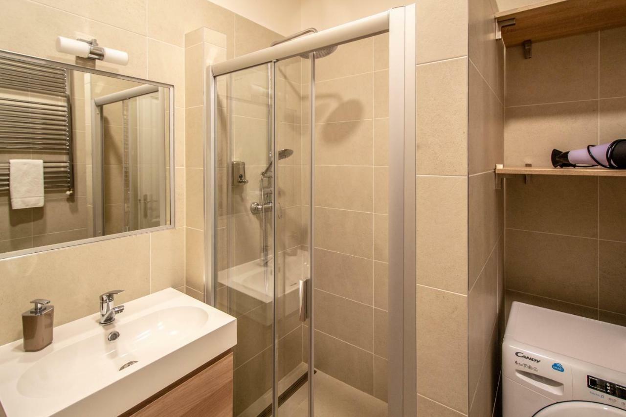Ruterra Apartments By Cathedral Prague Ngoại thất bức ảnh