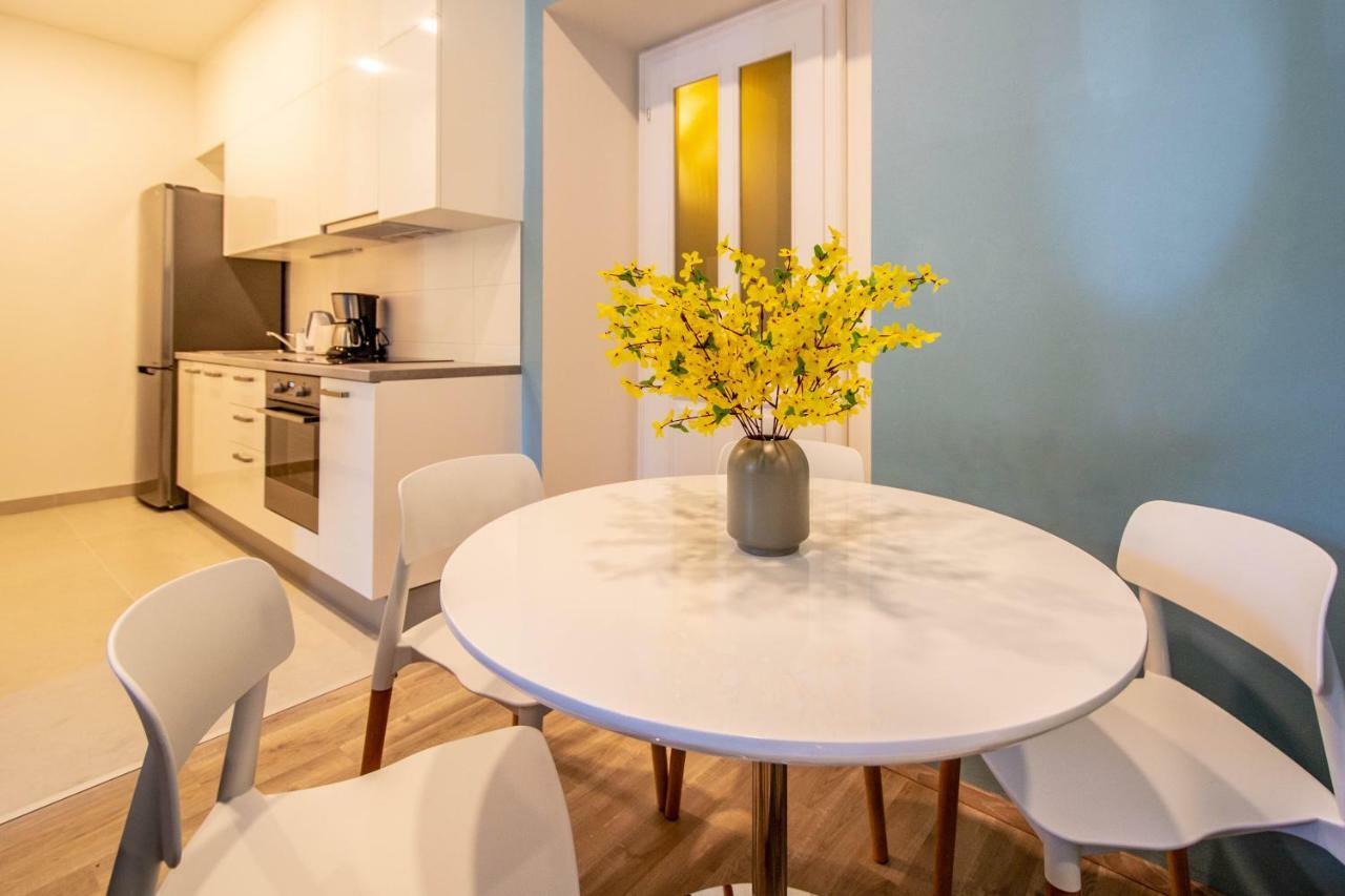Ruterra Apartments By Cathedral Prague Ngoại thất bức ảnh